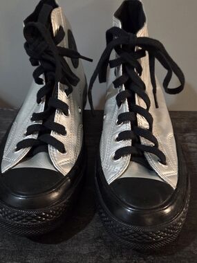NEW! No Box Converse Metallic Silver Sneaker Black Bottom